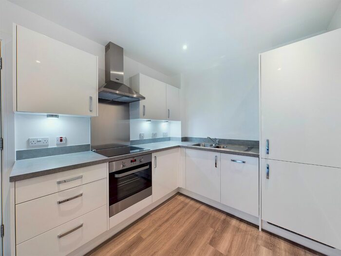 1 Bedroom Flat To Rent In Lancaster House, Frogmore Road, Hemel Hempstead, Hertfordshire, HP3