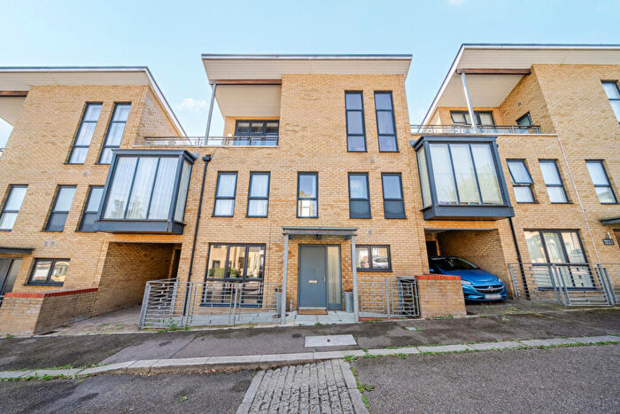 5 Bedroom Detached House For Sale In The Rise, Greenhithe, Kent, DA9