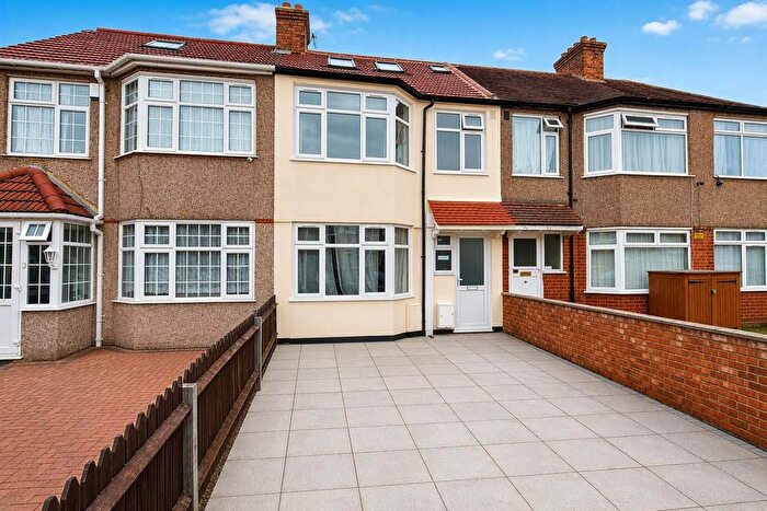 4 Bedroom Terraced House To Rent In Ivanhoe Road, Hounslow, TW4