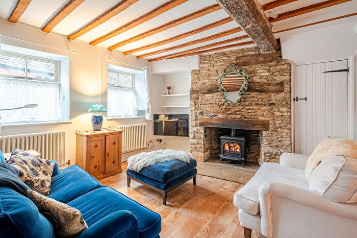 2 Bedroom Cottage For Sale In West Street, Tetbury, GL8
