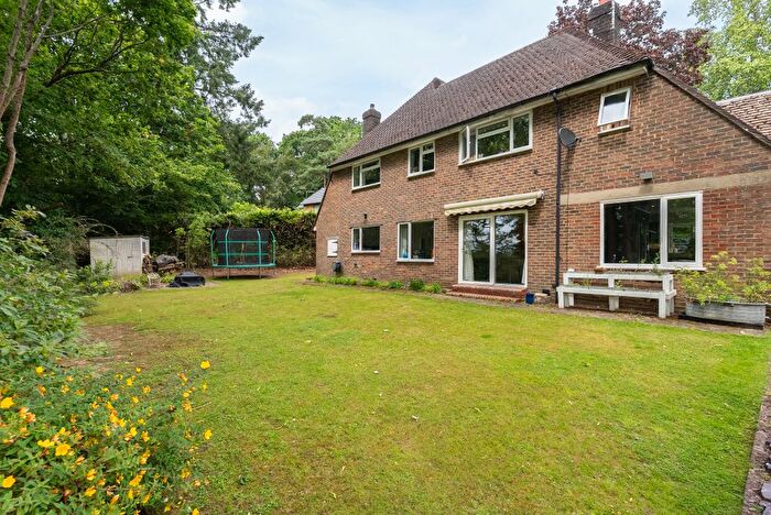 3 Bedroom Detached House For Sale In Martineau Drive, Dorking, RH4