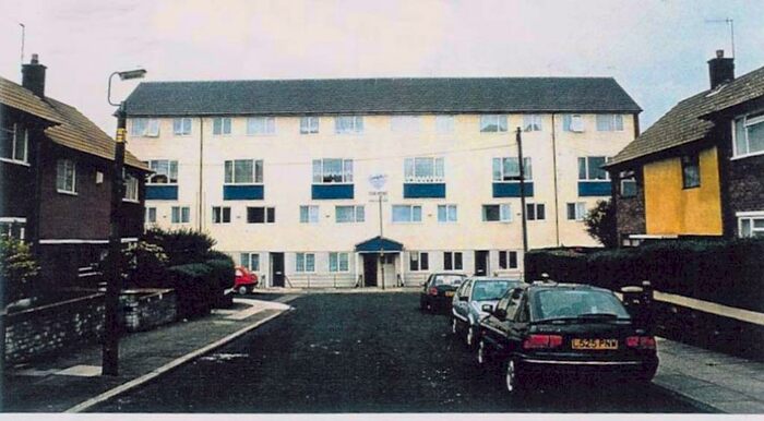 3 Bedroom Maisonette To Rent In Reading Street, L5