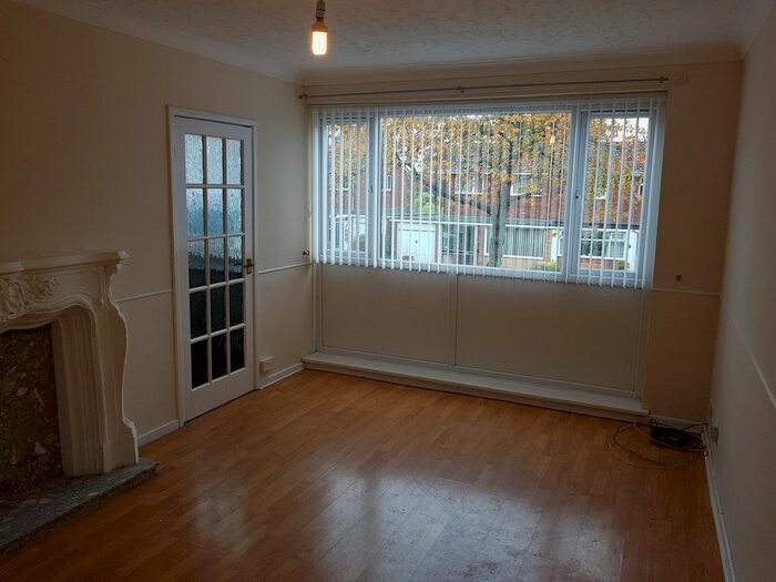 1 Bedroom Flat To Rent In Boston Court, Palmersville, Newcastle Upon Tyne NE12