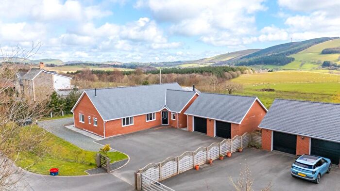 4 Bedroom Detached Bungalow For Sale In Nant Glas, Llandrindod Wells, LD1