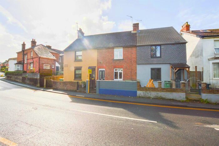 3 Bedroom Terraced House To Rent In Wrestwood Road, Bexhill-On-Sea TN40