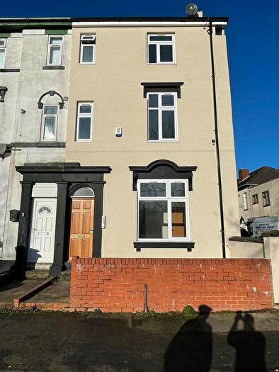 6 Bedroom Semi-Detached House To Rent In St Johns Road, Dudley, DY2