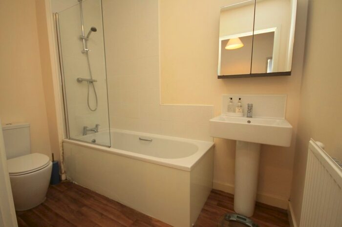 2 Bedroom Flat To Rent In Lavender Way, Sheffield, S5