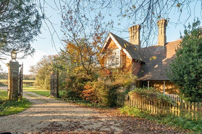 3 Bedroom Cottage To Rent In South Baddesley Road, Lymington, SO41