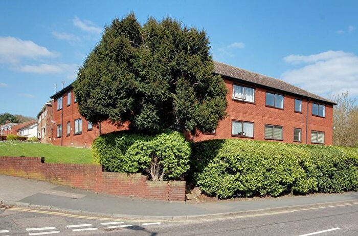 2 Bedroom Flat For Sale In Laurel Court, Cuffley, EN6