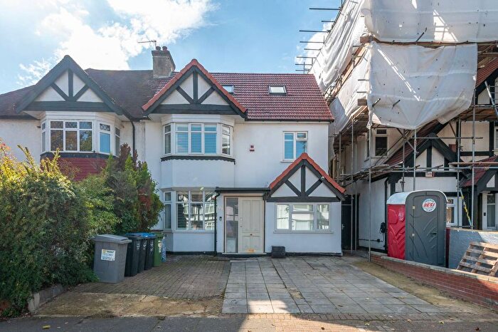 7 Bedroom Semi-Detached House To Rent In Carlton Avenue East, Wembley, HA9