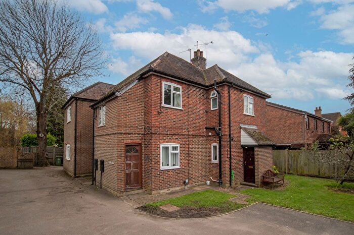 2 Bedroom Flat For Sale In Woodlands Road, Guildford, GU1
