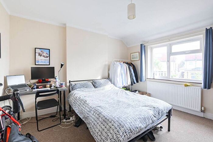 3 Bedroom Semi-Detached House To Rent In Broadwater Road, Tooting Broadway, London, SW17