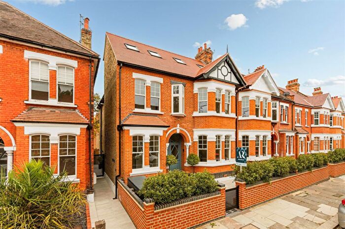 2 Bedroom Flat For Sale In Woodgrange Avenue, Ealing, W5