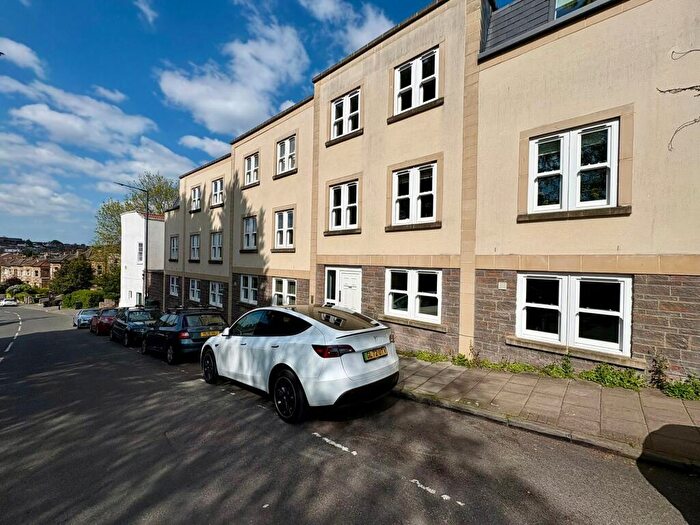 3 Bedroom Apartment To Rent In Redland, Hampton Road, BS6