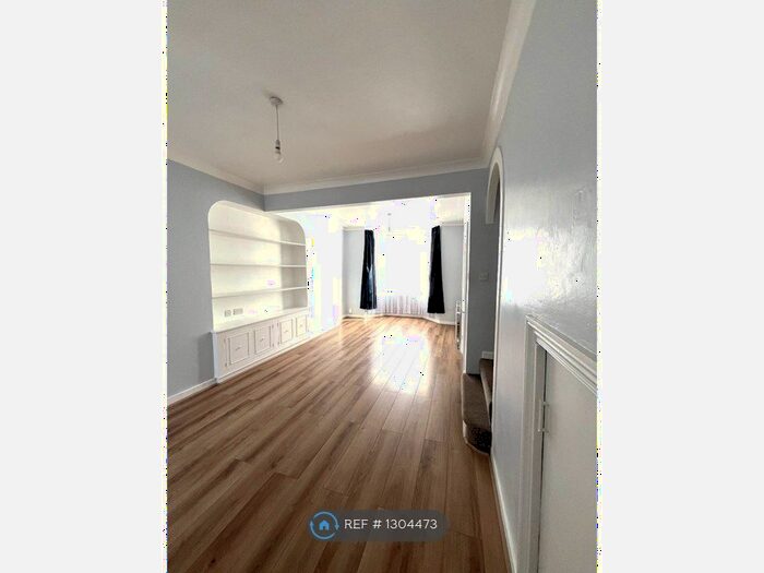 3 Bedroom Terraced House To Rent In Somerset Road, London, N18