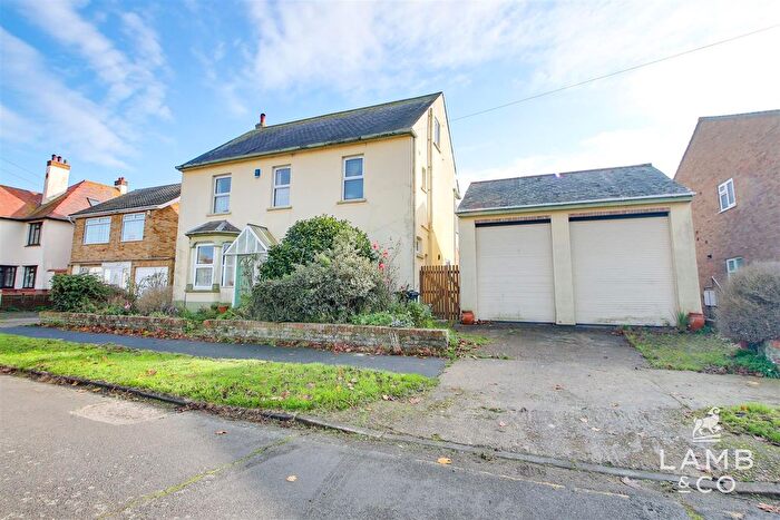 4 Bedroom Detached House For Sale In Madeira Road, Holland-On-Sea, CO15