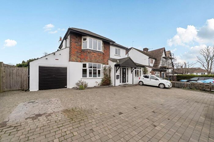 3 Bedroom Detached House For Sale In Eglise Road, Warlingham, CR6