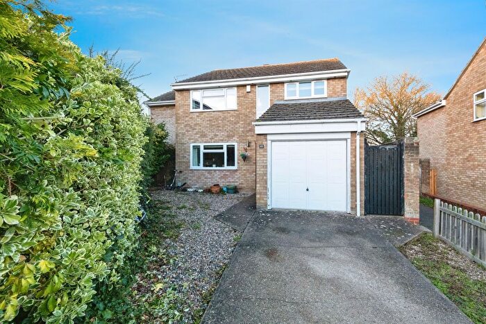 4 Bedroom Detached House For Sale In Springfield Road, Olney, MK46
