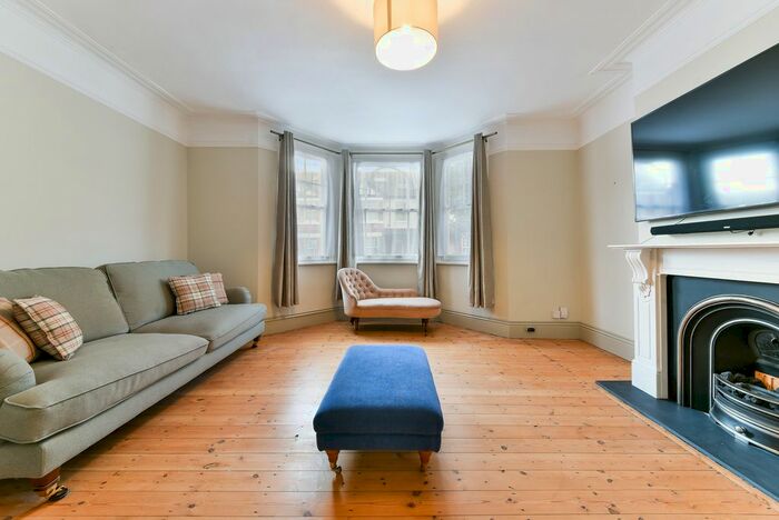 2 Bedroom Maisonette To Rent In Stanton Road, London, SW20