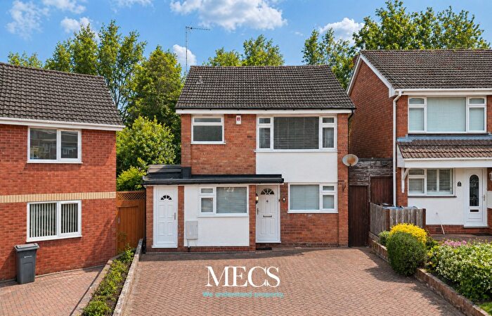 3 Bedroom Detached House For Sale In Copperbeech Close, Birmingham, B32