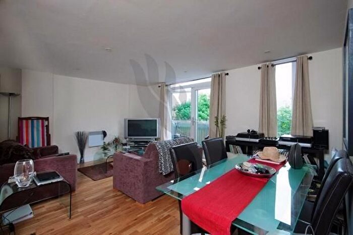 2 Bedroom Flat To Rent In Wharf Lane, London, E14