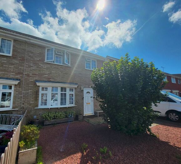 3 Bedroom Semi-Detached House To Rent In Matthews Close, Deal, Kent, CT14