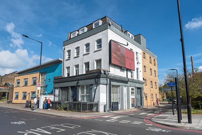 2 Bedroom Flat For Sale In Upper Clapton Road, Hackney, E5