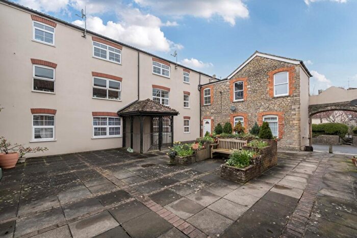 1 Bedroom Flat For Sale In Vineys Yard, Bruton, BA10