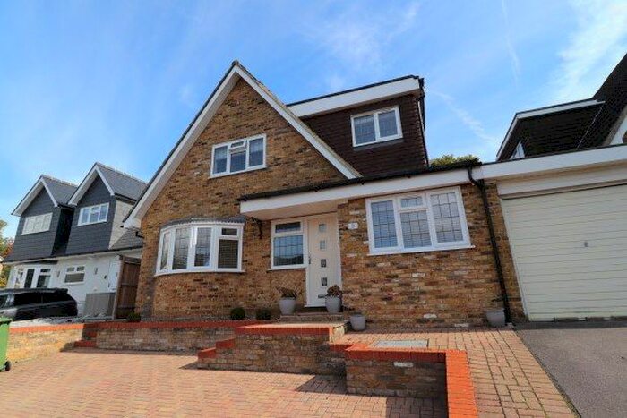 5 Bedroom Property To Rent In Wren Place, Brentwood, CM14