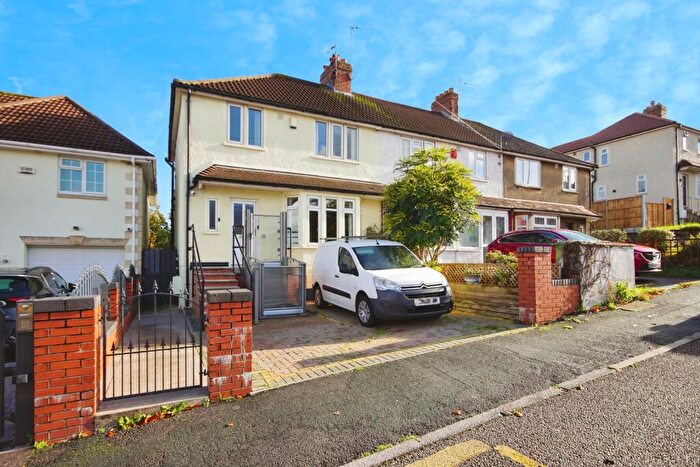 3 Bedroom End Of Terrace House For Sale In Alma Road, Kingswood, Bristol, Gloucestershire, BS15