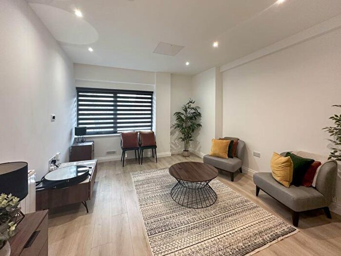 2 Bedroom Flat To Rent In Churchill House, London Road, Slough, SL3