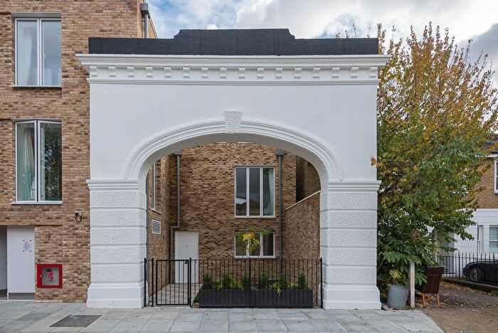 2 Bedroom Flat For Sale In Sinclair Road, Kensington, W14