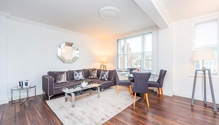 2 Bedroom Flat To Rent In Hill Street, Mayfair, W1J