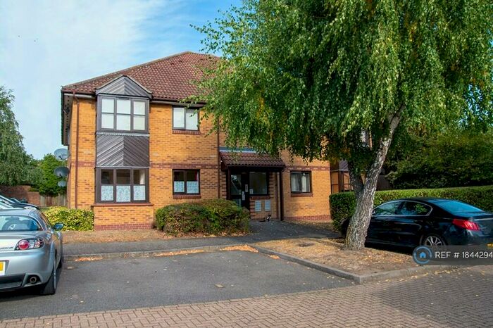 1 Bedroom Flat To Rent In Holland Close, Romford, RM7