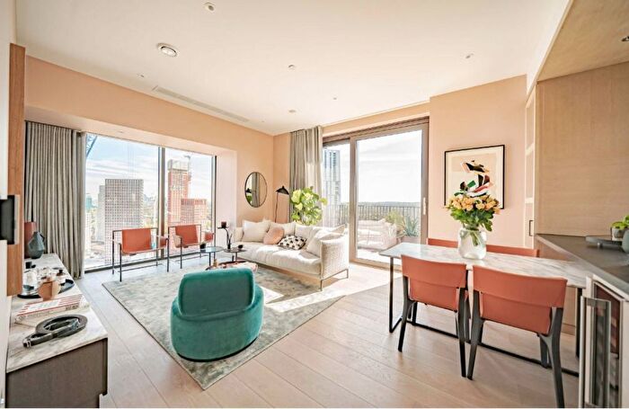 3 Bedroom Flat To Rent In Embassy Gardens, London, SW11