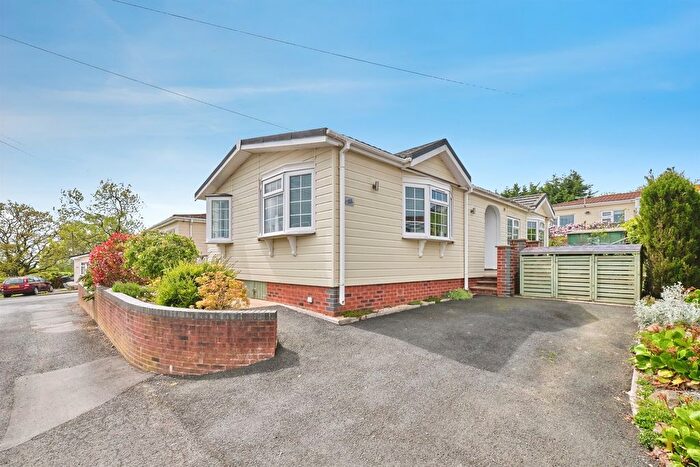 2 Bedroom Mobile/park Home For Sale In Earls Ditton Lane, Hopton Wafers, Kidderminster, DY14