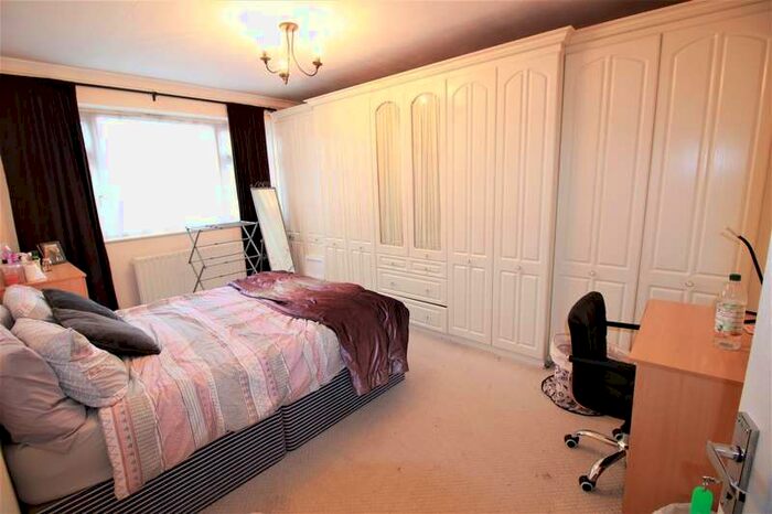 4 Bedroom Semi-Detached House To Rent In Newlyn Close, Hillingdon, , UB8