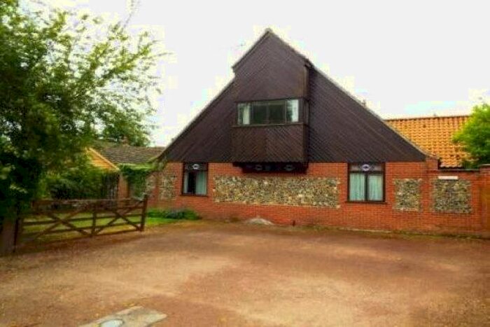 4 Bedroom Chalet To Rent In West Park Farm Close, Thetford IP26