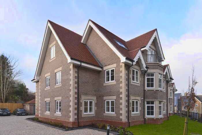 2 Bedroom Flat To Rent In Croft Road, Godalming, GU7