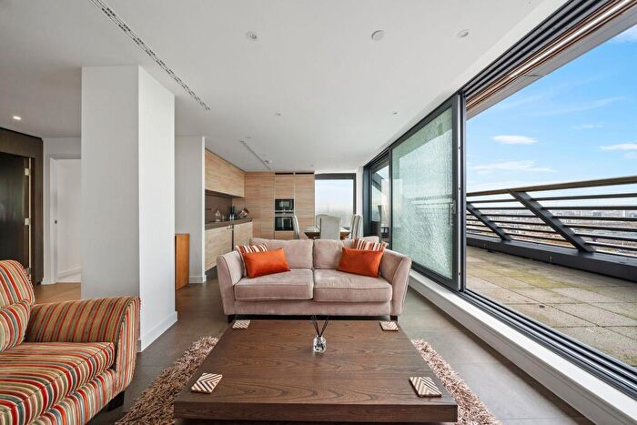 3 Bedroom Apartment To Rent In Chronicle Tower, City Road, EC1V