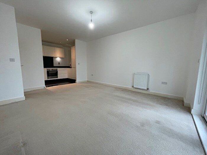 1 Bedroom Flat To Rent In Swannell Way, Cricklewood, NW2