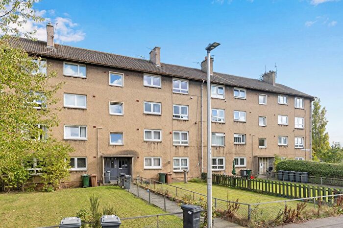 2 Bedroom Flat For Sale In / Magdalene Medway, Edinburgh, EH15