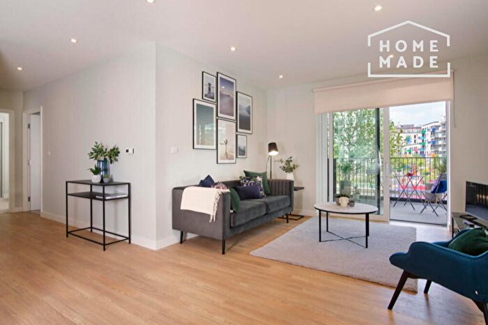 3 Bedroom Flat To Rent In Windlass Apartments, Tottenham Hale, N17