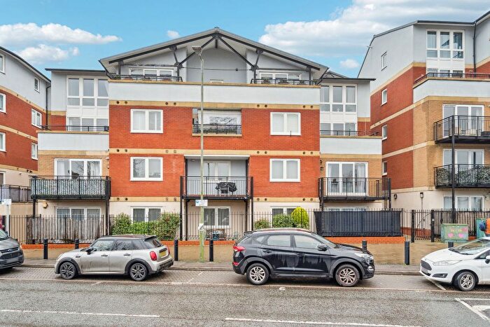 3 Bedroom Flat For Sale In Penn Place, Northway, Rickmansworth, WD3