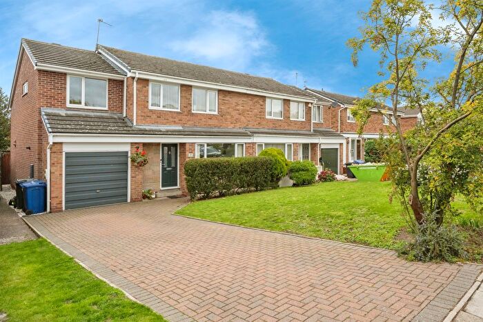 4 Bedroom Semi-Detached House For Sale In Torksey Close, Bessacarr, Doncaster, DN4