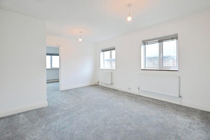 1 Bedroom Flat To Rent In Castle Road, St Albans, AL1