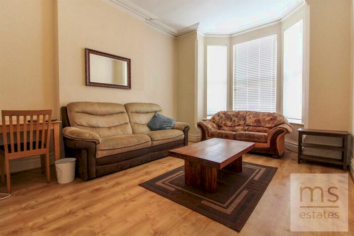 7 Bedroom Semi-Detached House To Rent In Seely Road, Lenton, Nottingham, NG7