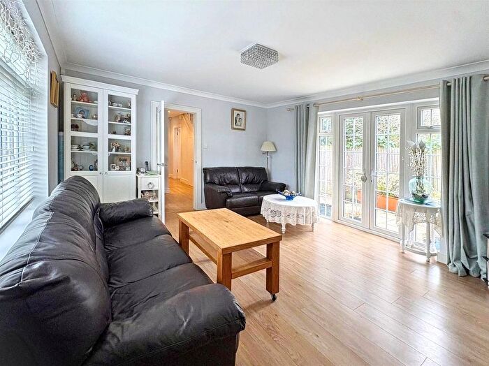 3 Bedroom Property To Rent In The Ridgeway, Tonbridge, TN10