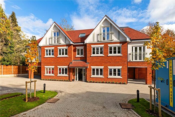 2 Bedroom Flat For Sale In The Residence, Brooklands Road, Weybridge, KT13