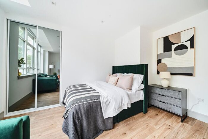 Apartment To Rent In Lawrence Road London, N15
